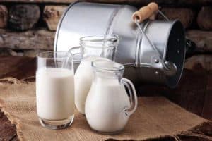 Read more about the article How Long Can Milk Sit Out of the Fridge Before Spoiling?