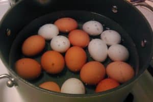 Read more about the article How Long Does It Take to Boil Eggs? Soft and Hard-Boiled