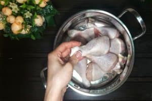 Read more about the article How Long Does It Take to Boil Chicken Legs? (Drumsticks)