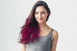 Read more about the article Black and Pink Hair – How to Dye and Makeup Tips 