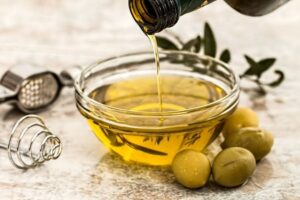 Read more about the article Can You Use Vegetable Oil Instead of Olive Oil?