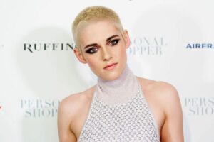Read more about the article Buzz Cuts for Women [Types, Tips, and Examples]